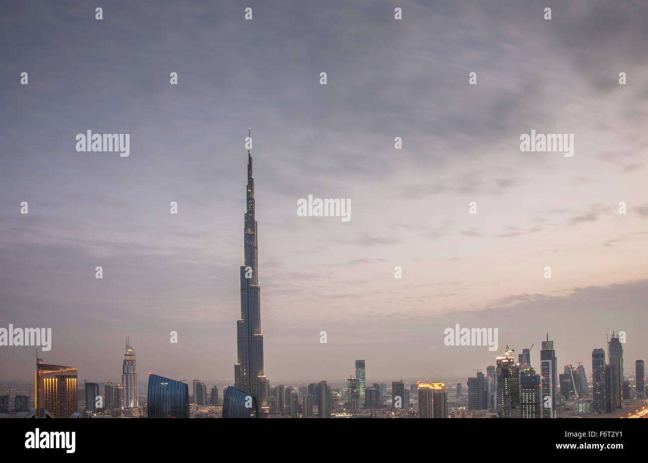 Dubai City skyline, Emirato di Dubai, Emirati Arabi Uniti Foto Stock