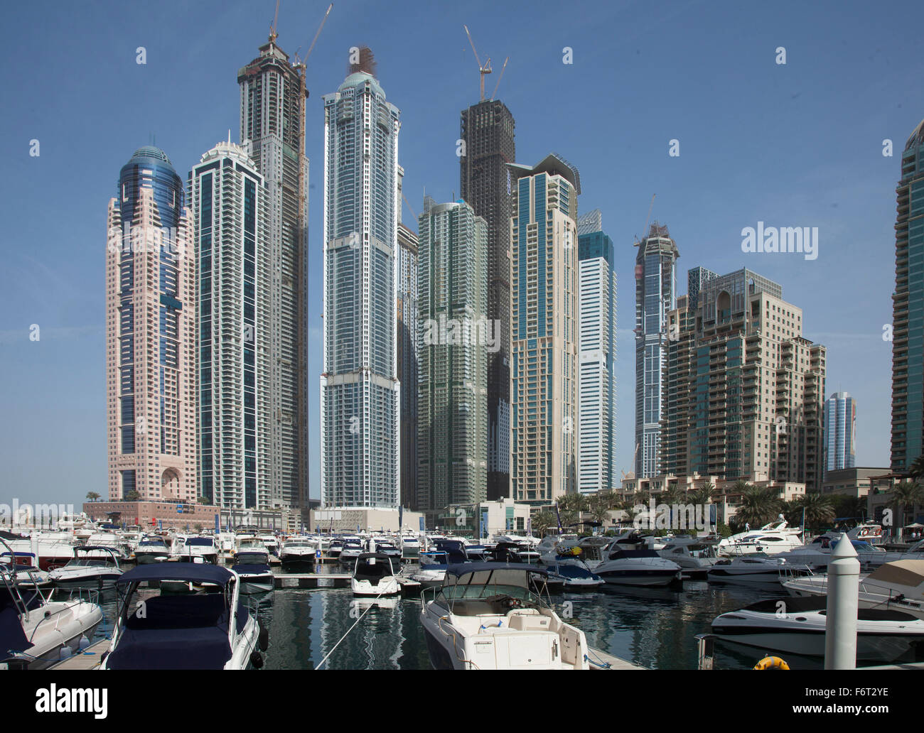 Highrise edifici nel paesaggio urbano di Dubai, Dubai Emirato, Emirati Arabi Uniti Foto Stock