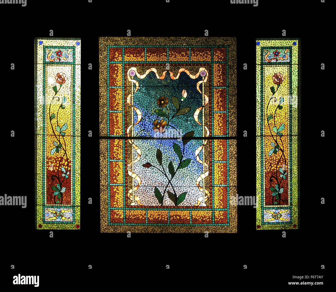 Tre fiori fantasy vetrate presso il Museo di Smith di Vetrate presso il Navy Pier, Chicago, Illinois Foto Stock