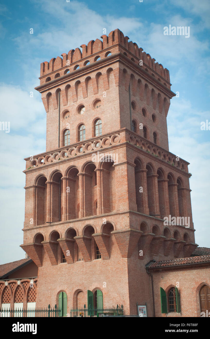 L'Italia, Piemonte, Langhe, Pollenzo, l'Agenzia di Pollenzo, Torre Foto Stock