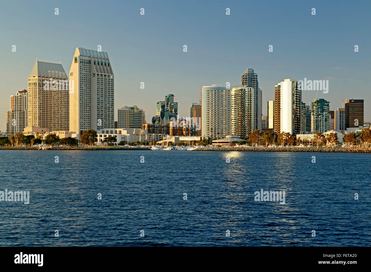 Skyline e la baia di San Diego, San Diego, California USA Foto Stock