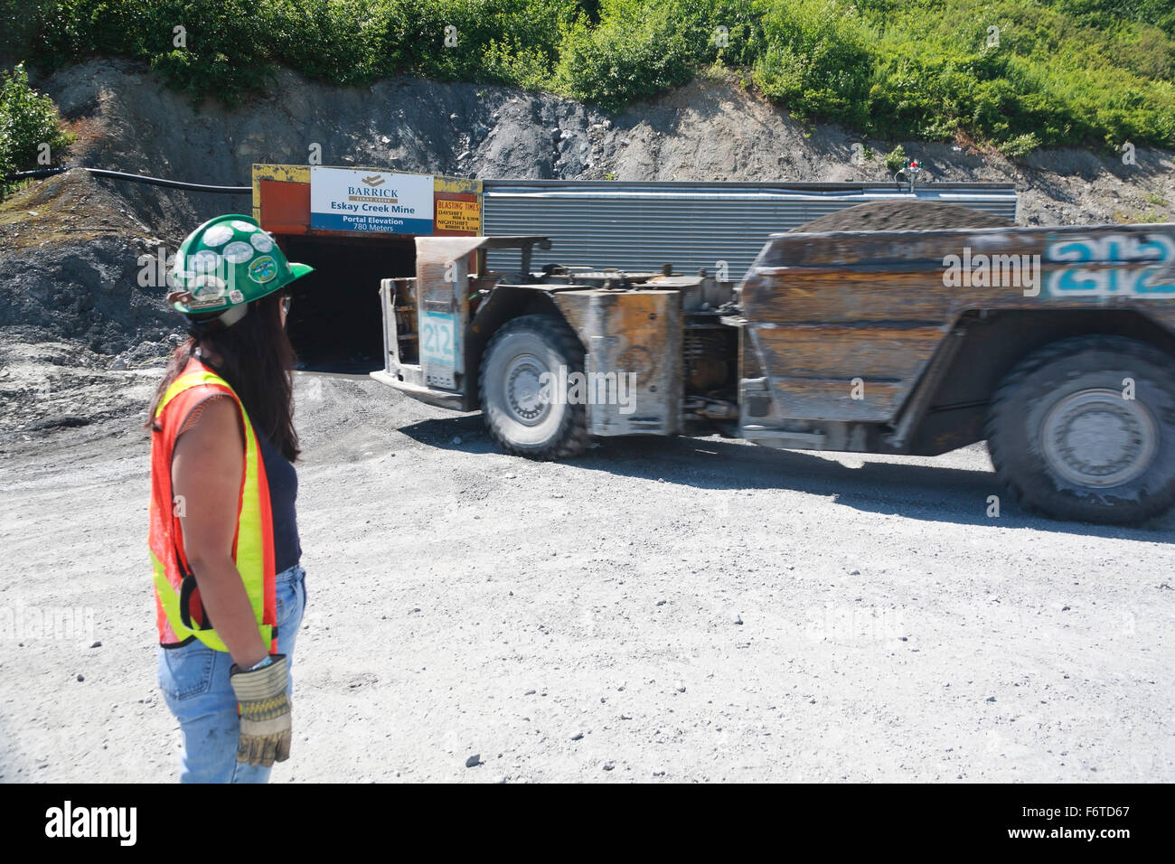 Minatore orologi metropolitana haul carrello, Eskay Creek miniera, Iskut, British Columbia Foto Stock