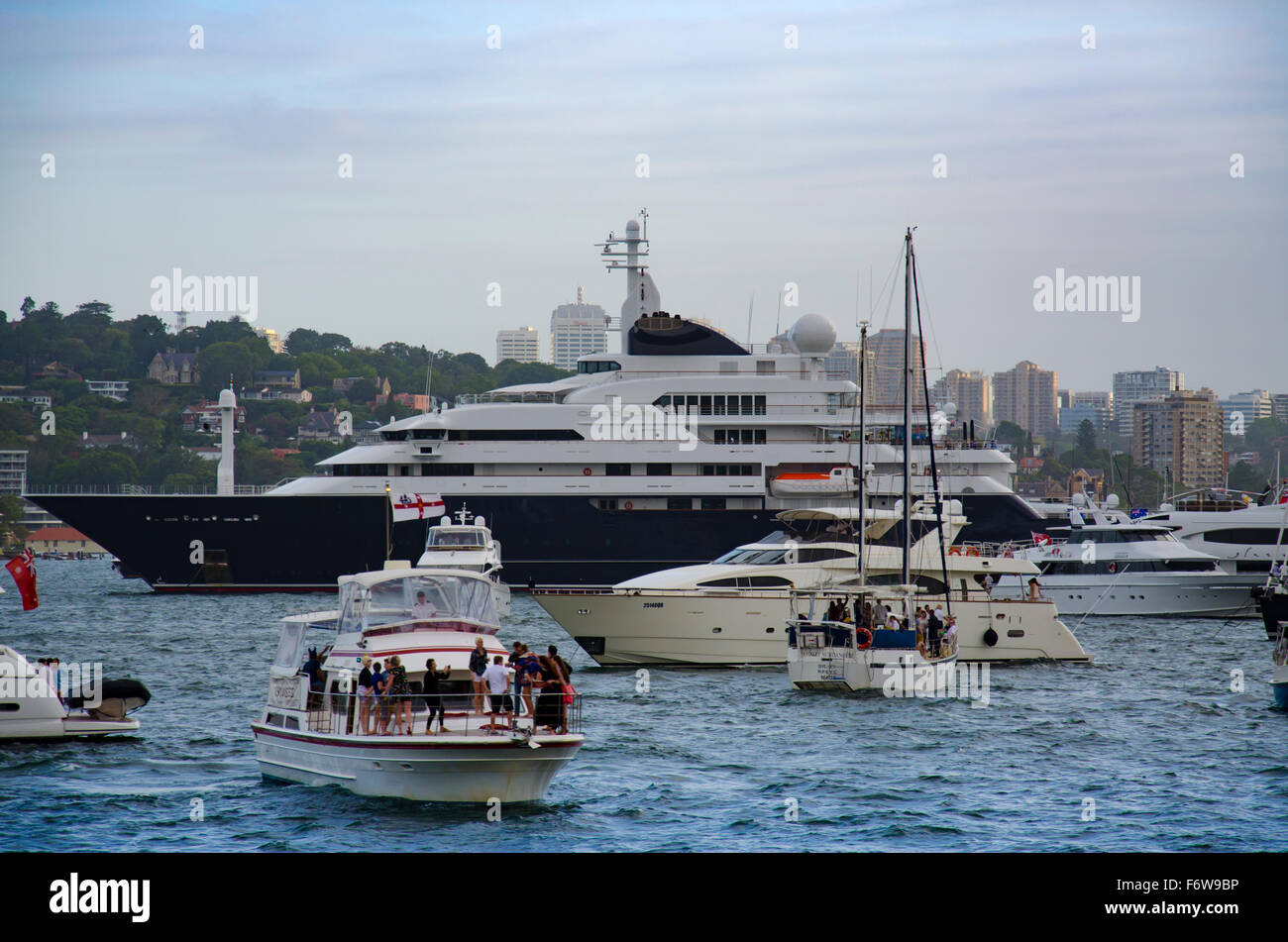 Super Yacht Octopus a Sydney Harbour, Australia, Capodanno, 31 dicembre 2015 Foto Stock