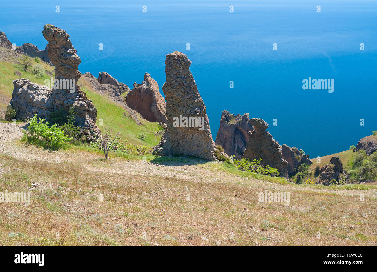 Città morta - parte misteriosa di Karadag maestosa montagna vulcanica di gamma in Crimea Orientale, su un nero riva del mare Foto Stock