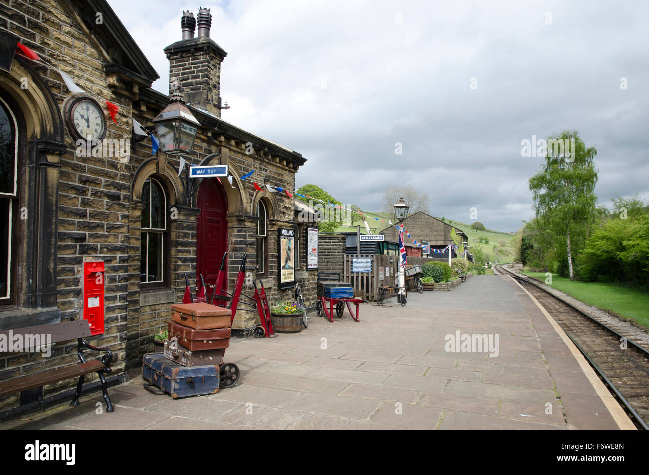Keighley e Worth Valley Railway,oakworth station Foto Stock