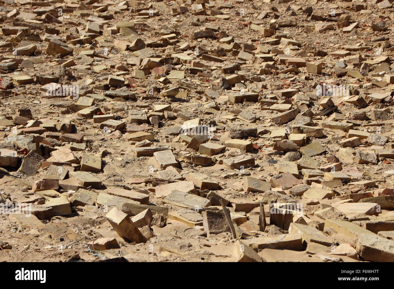Sullo sfondo di un edificio di argilla tegole in laterizio in sabbia Foto Stock