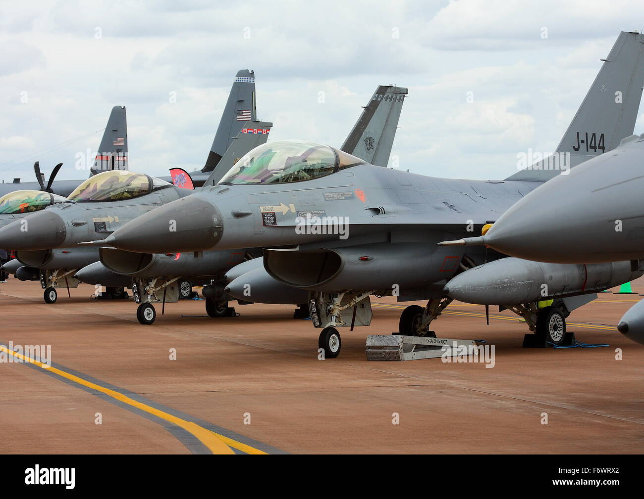 Presso il Royal International Air Tattoo RIAT 2010 a Fairford, militari e aerei civili raccolti da tutto il mondo Foto Stock