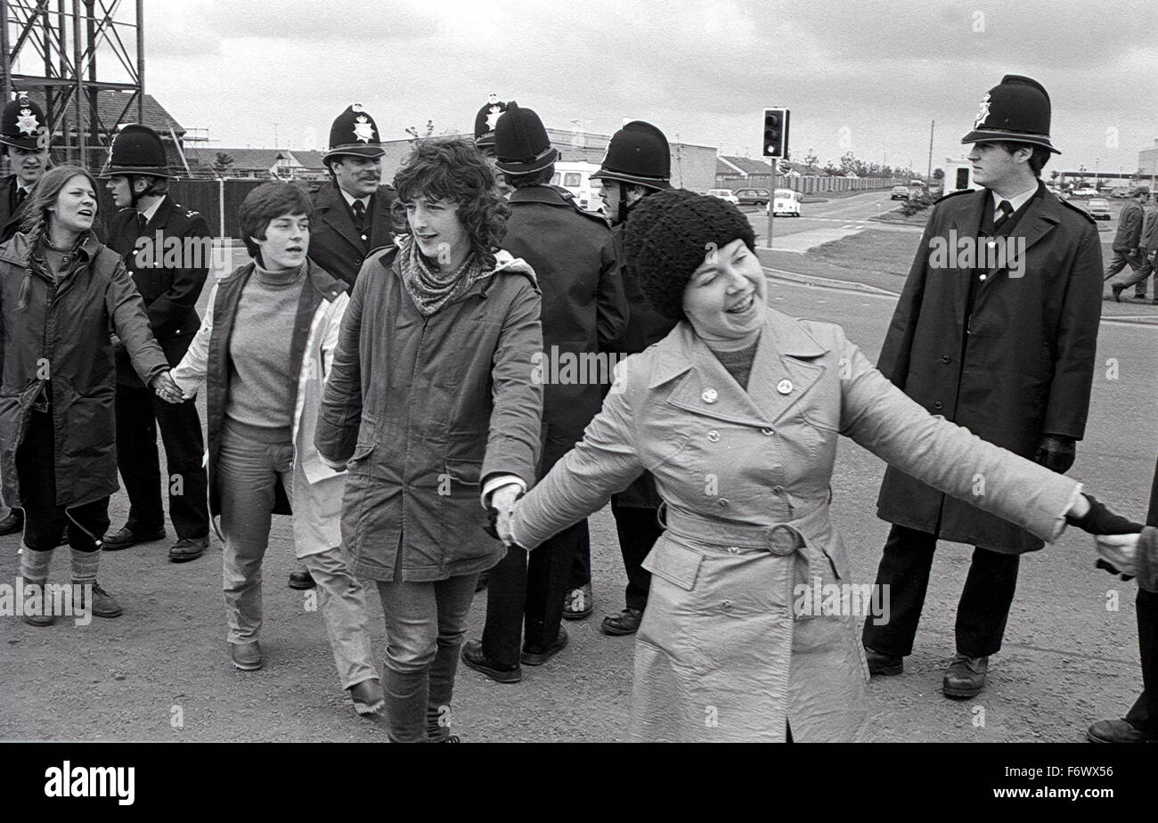 CND Campagna per il disarmo nucleare. Onorevoli a Upper Heyford, Oxfordshire, 1983. Foto Stock