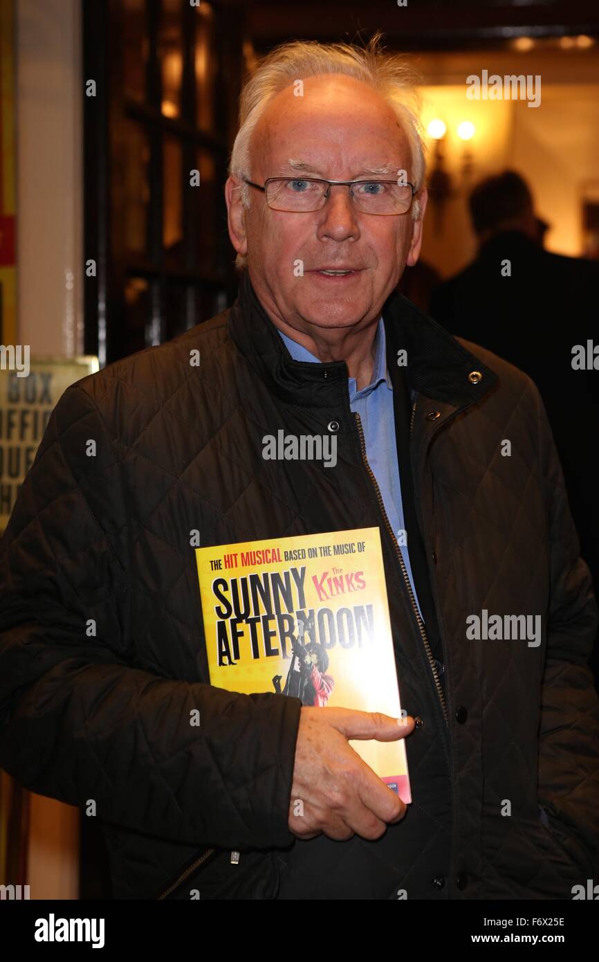 Primo anniversario gala del 'Sunny pomeriggio" - Arrivi con: Pete Waterman dove: Londra, Regno Unito quando: 20 Ott 2015 Foto Stock