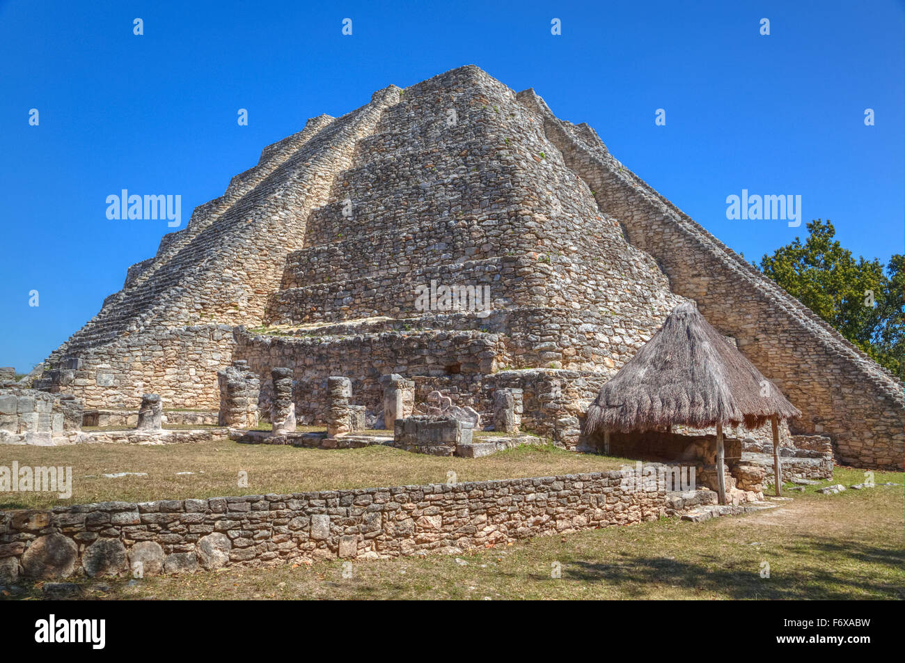 Castillo de Kukulcan, Mayapan Maya sito archeologico; Yucatan, Messico Foto Stock