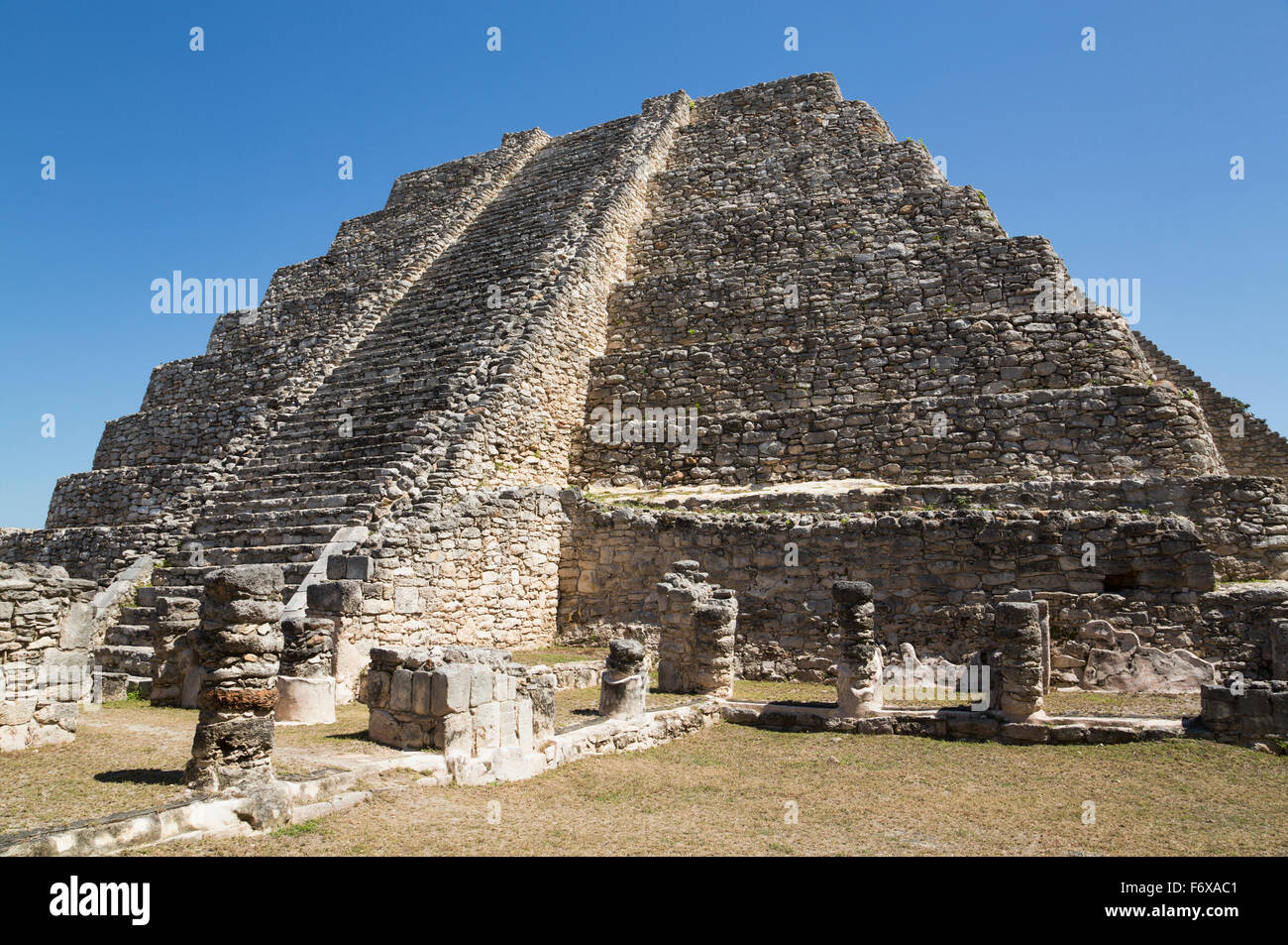 Castillo de Kukulcan, Mayapan Maya sito archeologico; Yucatan, Messico Foto Stock