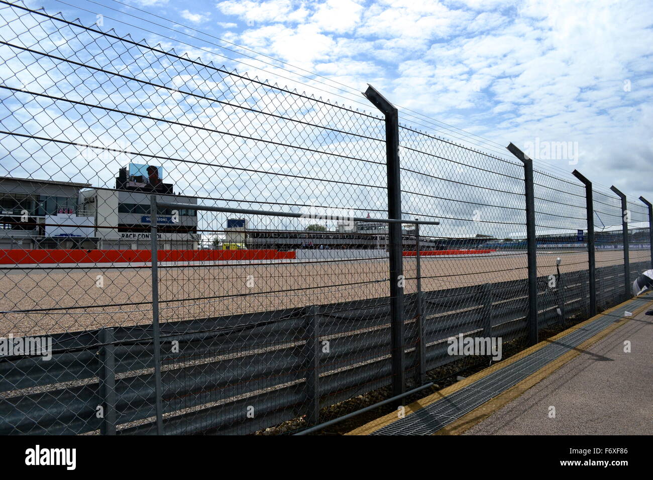 Silverstone via su una luminosa giornata d'estate presso il British Grand Prix Foto Stock