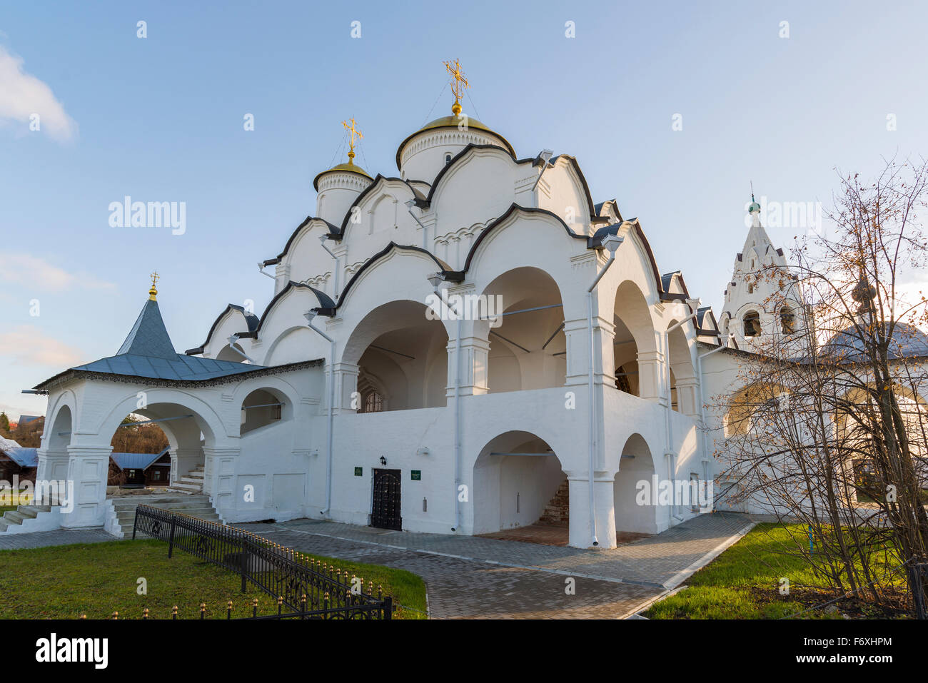 Cattedrale di San Pokrovsky monastero fu costruito il XVI secolo a Suzdal'. Anello d'oro di viaggio Russia Foto Stock