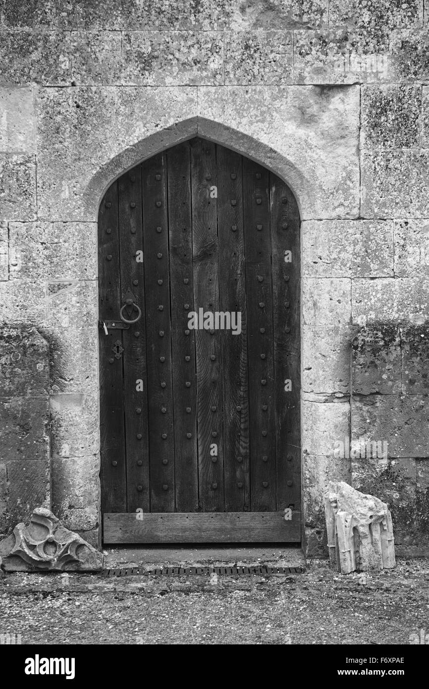 Vecchia chiesa di legno porta, Inghilterra Foto Stock