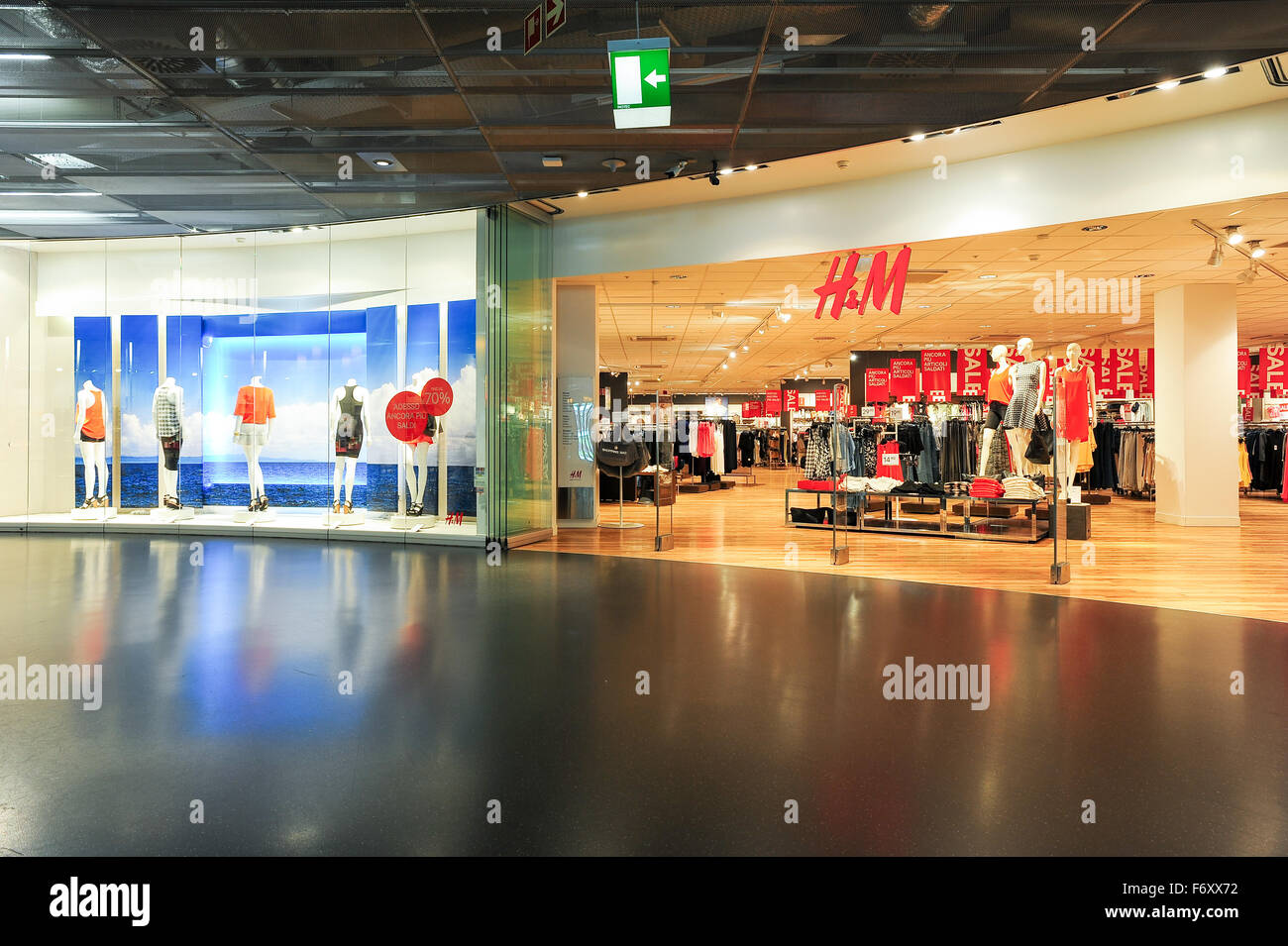 H&m interior immagini e fotografie stock ad alta risoluzione - Alamy