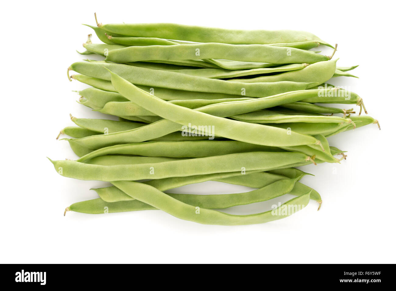 Fagioli verdi su sfondo bianco Foto Stock