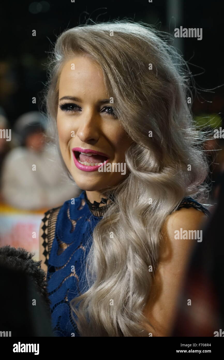 Londra, Regno Unito. 22 Novembre, 2015. Victoria Magrath,Interfrow fashion e beauty blogger/vlogger assiste la Premiere mondiale di Joe & Caspar colpire la strada presso Empire, Leicester Square, Londra. Credito: Vedere Li/Alamy Live News Foto Stock