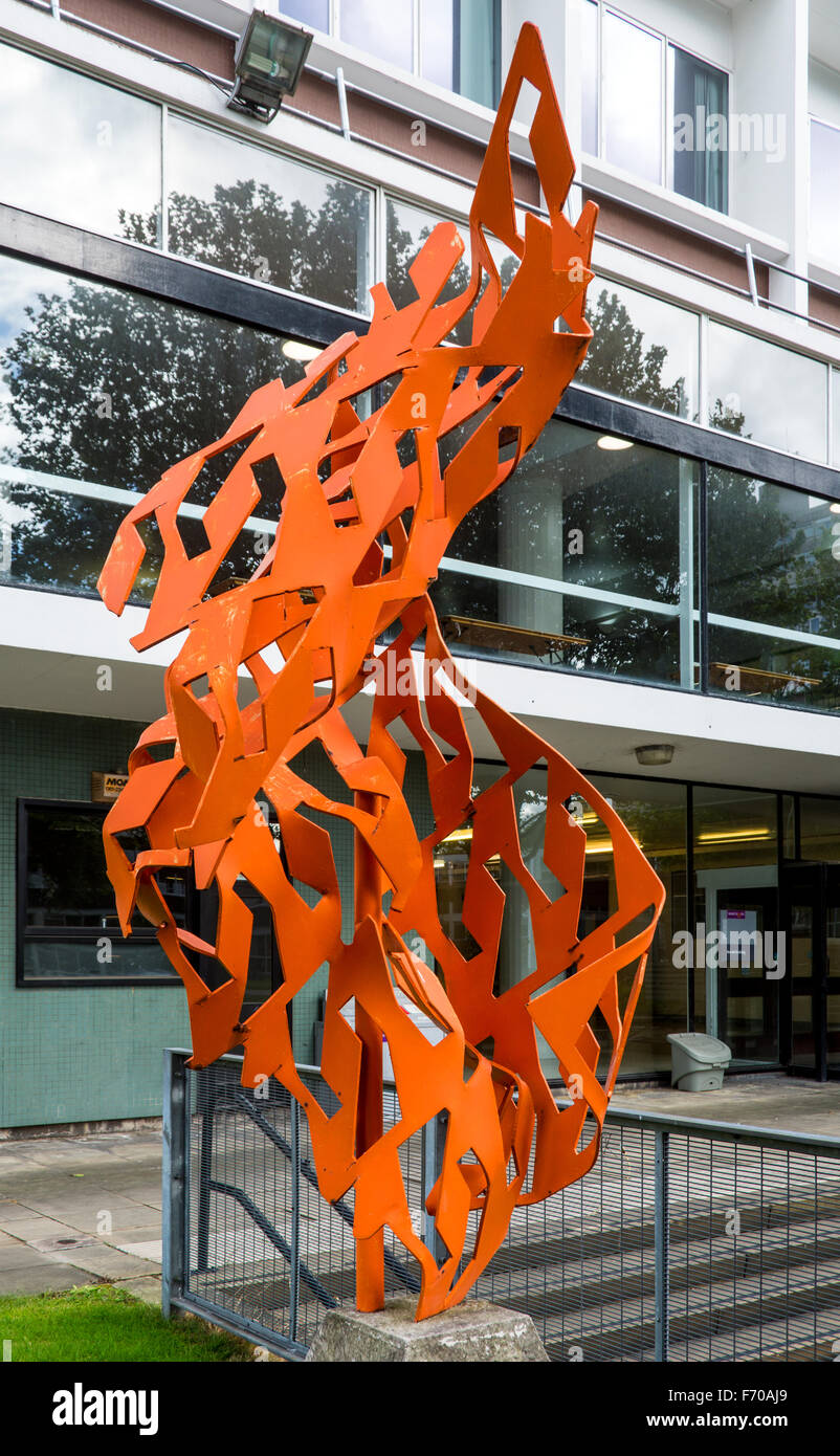 "" Di combustione da Marshall Hall, 1994. La Renold Building, UMIST campus, Università di Manchester, Manchester, Inghilterra, Regno Unito Foto Stock