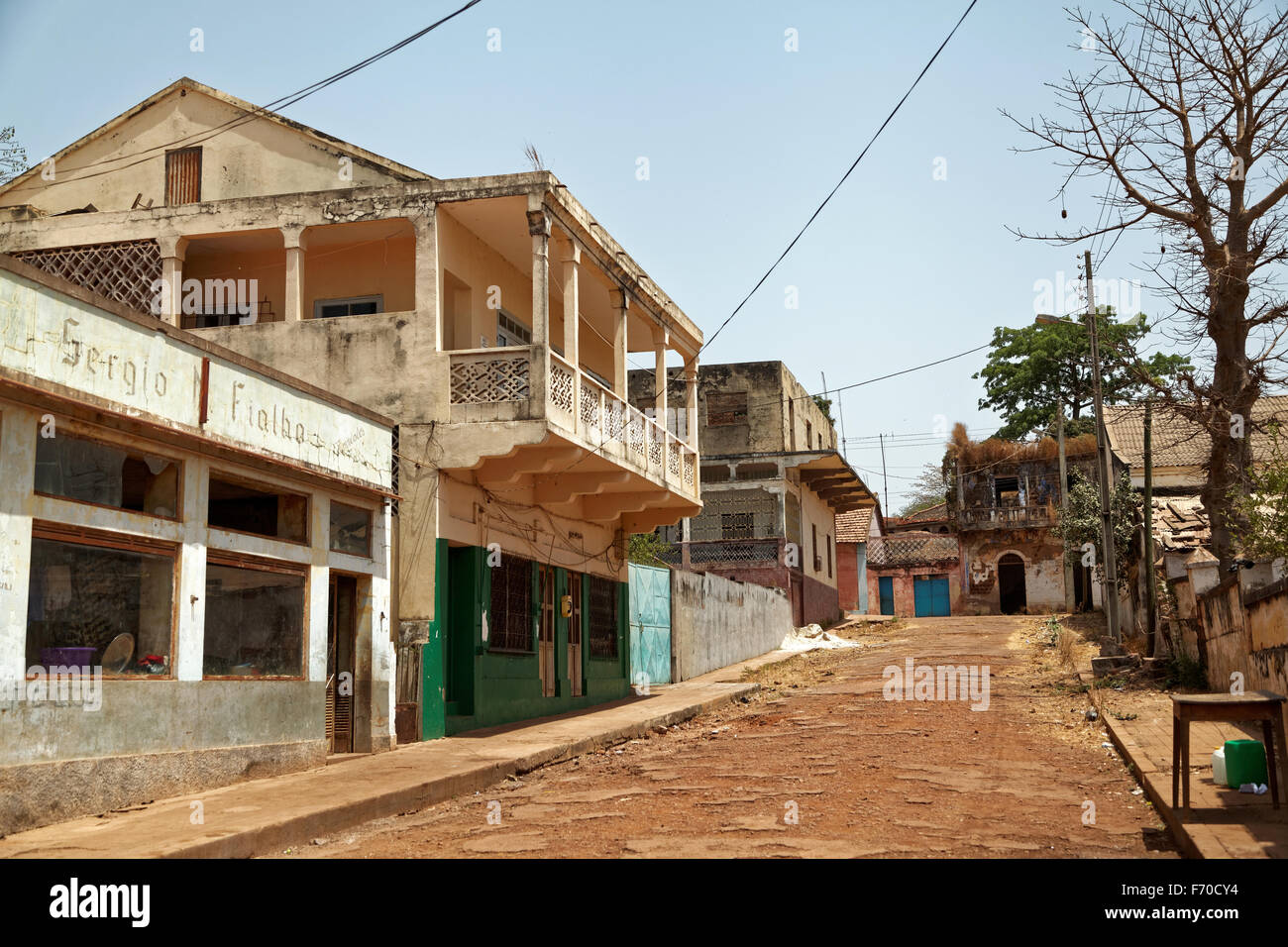 Bafata. Città africana rurale deserta in Guinea-Bissau. Luogo di nascita di Amilcar Cabral Foto Stock