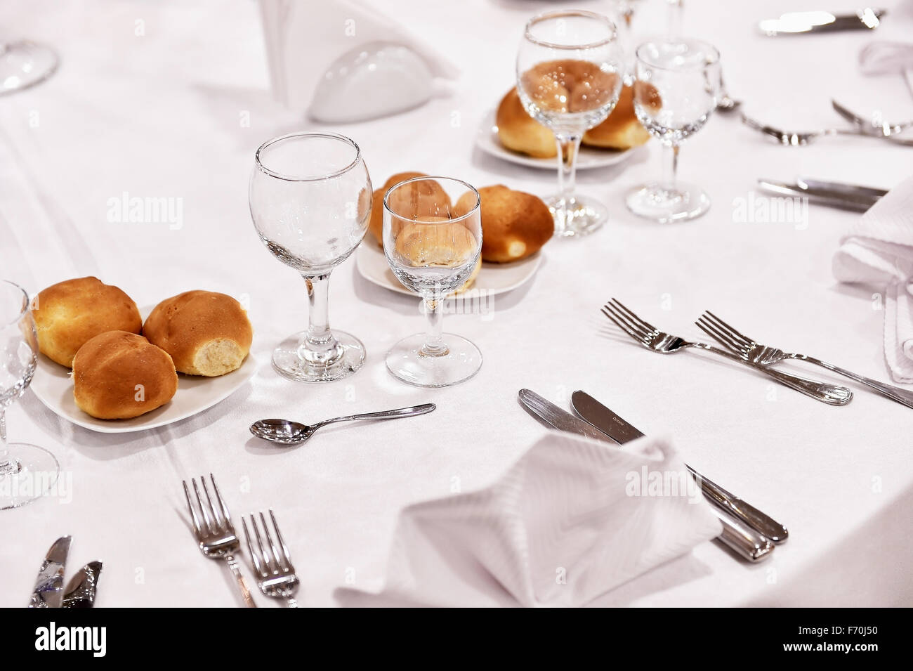 Posate dettaglio girato in un elegante ristorante tabella Foto Stock