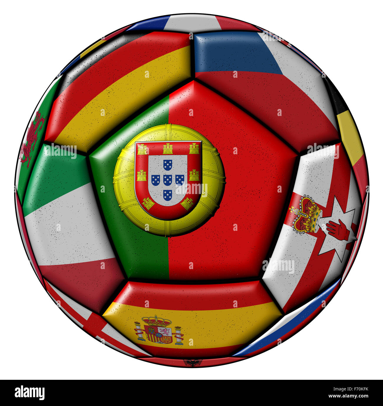 Pallone da calcio su uno sfondo bianco con bandiere di paesi europei - la bandiera del Portogallo nel centro Foto Stock