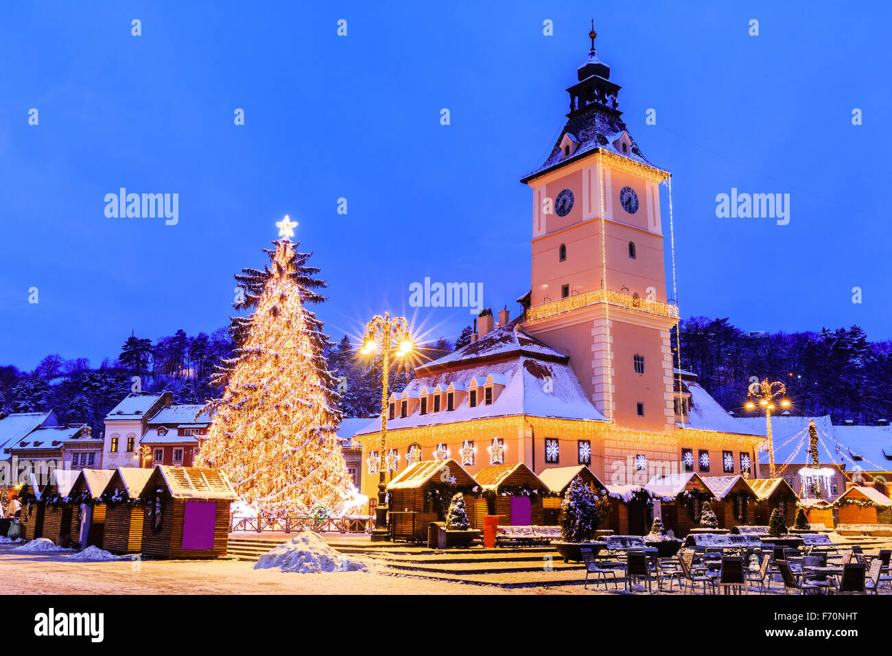 Piazza della Città Vecchia di Brasov durante il Natale, Romania Foto Stock