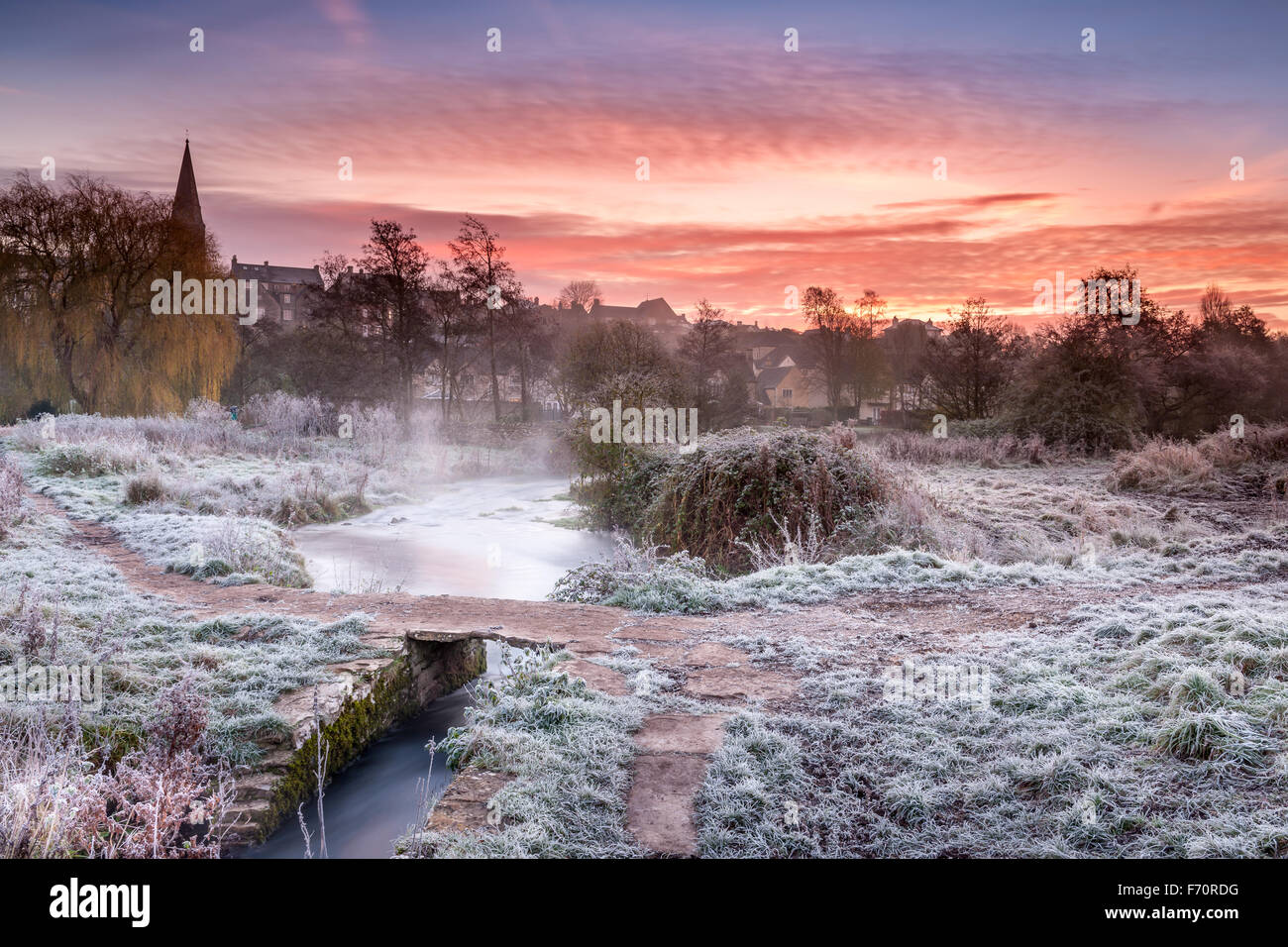 Malmesbury, Wiltshire, Regno Unito. 23 Nov, 2015. Il primo gelo pesante dell'inverno, quando le temperature scendono sotto lo zero durante la notte, nel Wiltshire città di Malmesbury. Credito: Terry Mathews/Alamy Live News Foto Stock