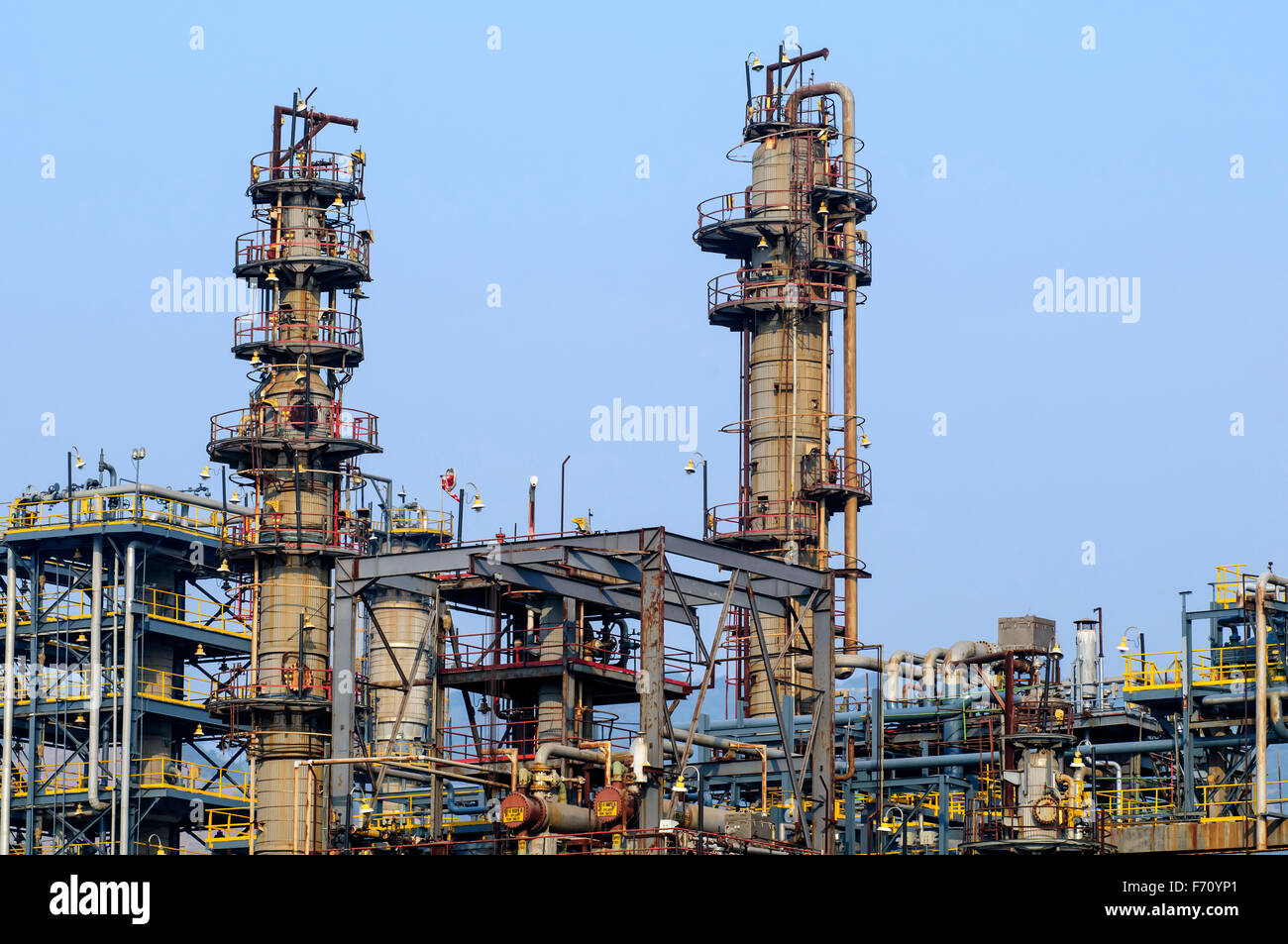 raffineria di petrolio, raffineria di petrolio, impianto di processo industriale, visakhapatnam, andhra pradesh, india, asia Foto Stock