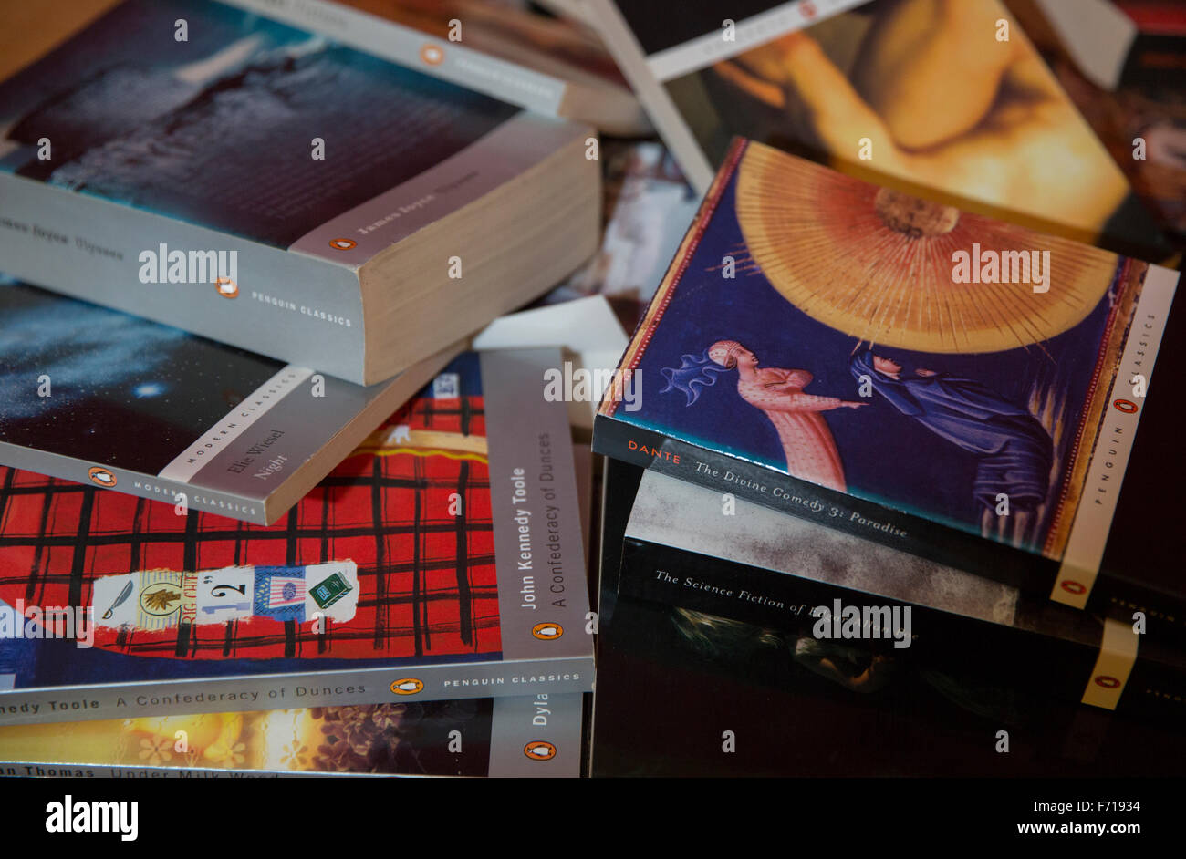 Un mucchio dei libri Foto Stock