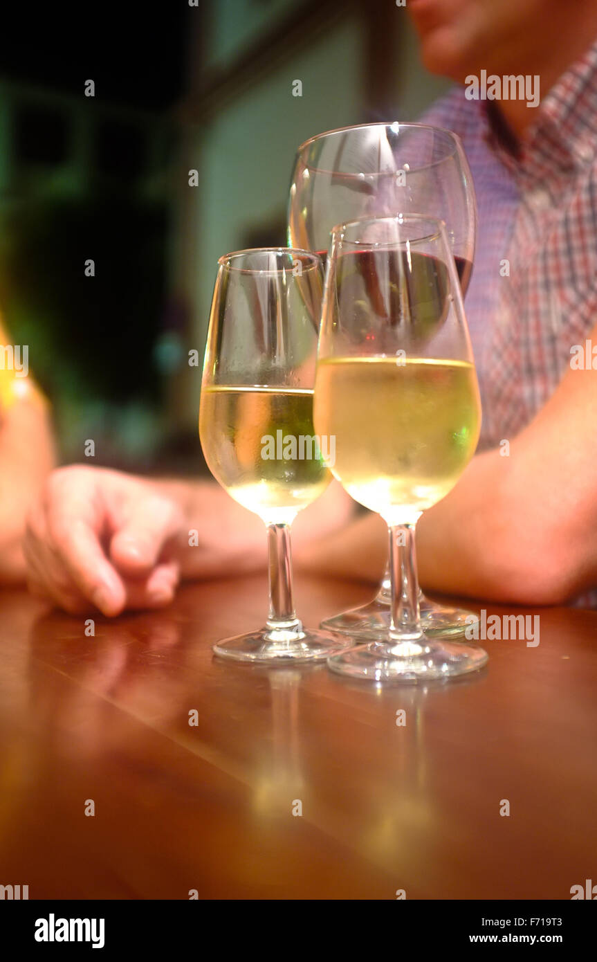 Sherry e il vino sulla tavola, Siviglia Foto Stock