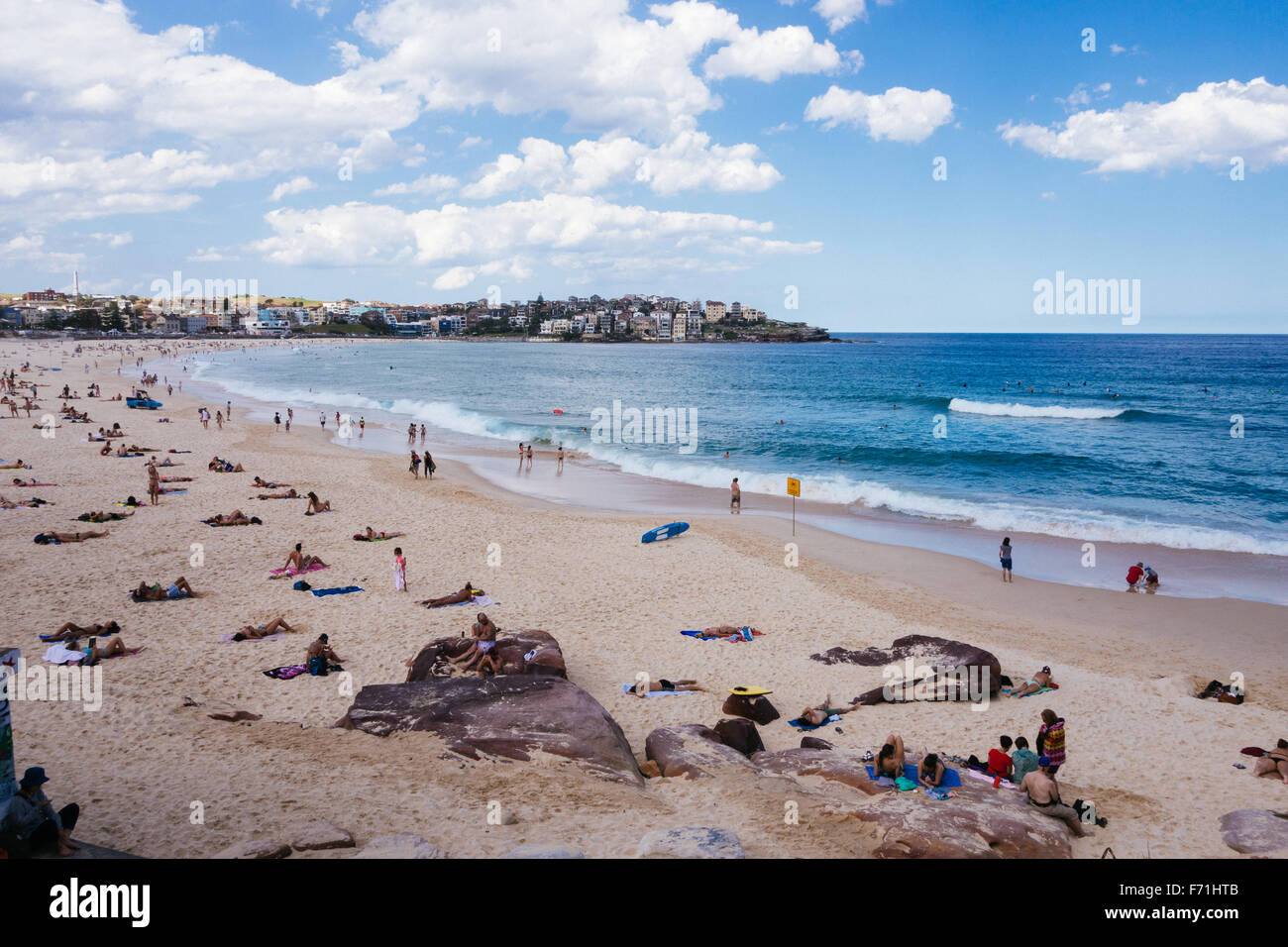 La spiaggia di bondi folla Foto Stock