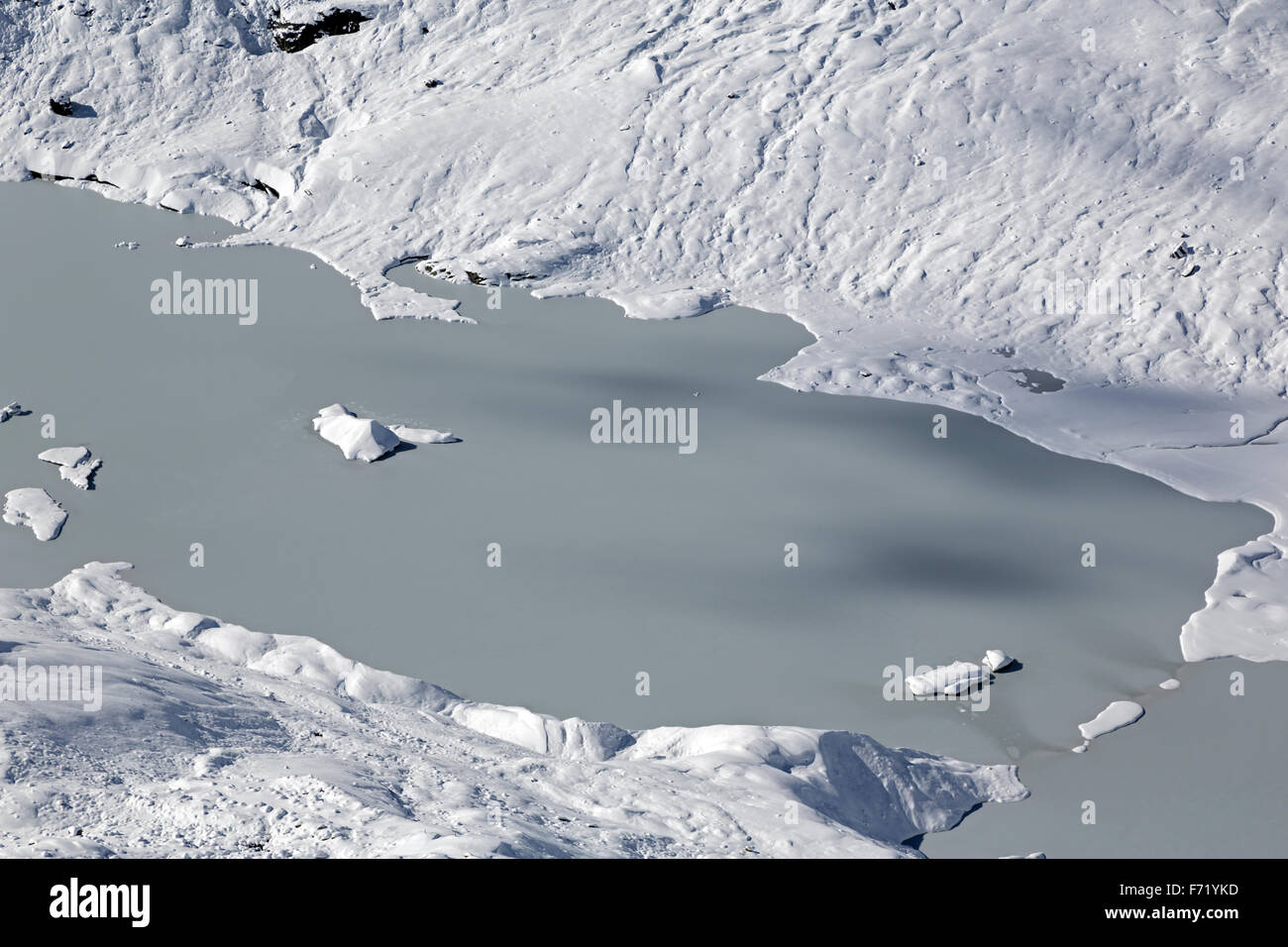 Acque glaciali dai flussi del ghiacciaio Pasterze sul Monte Grossglockner, ghiacciaio Pasterze, Carinzia, Austria, Europa Foto Stock