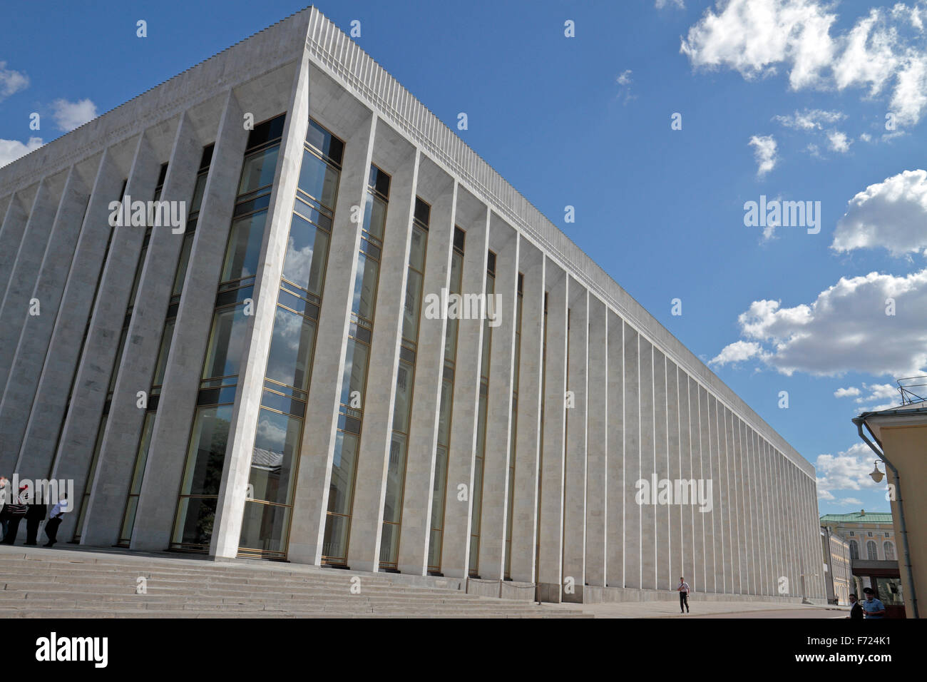 Lo stato Kremlin Palace ufficiosamente ancora meglio conosciuto come il Palazzo del Cremlino di congressi, il Cremlino di Mosca, Russia. Foto Stock