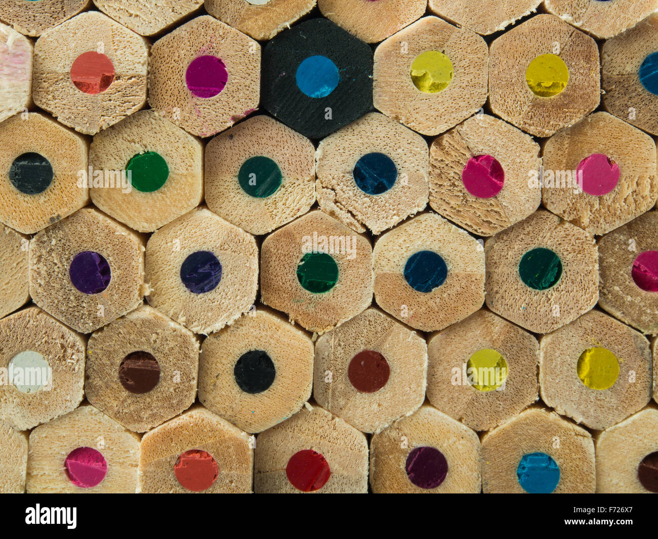 Matite colorate, individualità, in piedi fuori dalla folla, contrasti, Leadership, Concetti Foto Stock