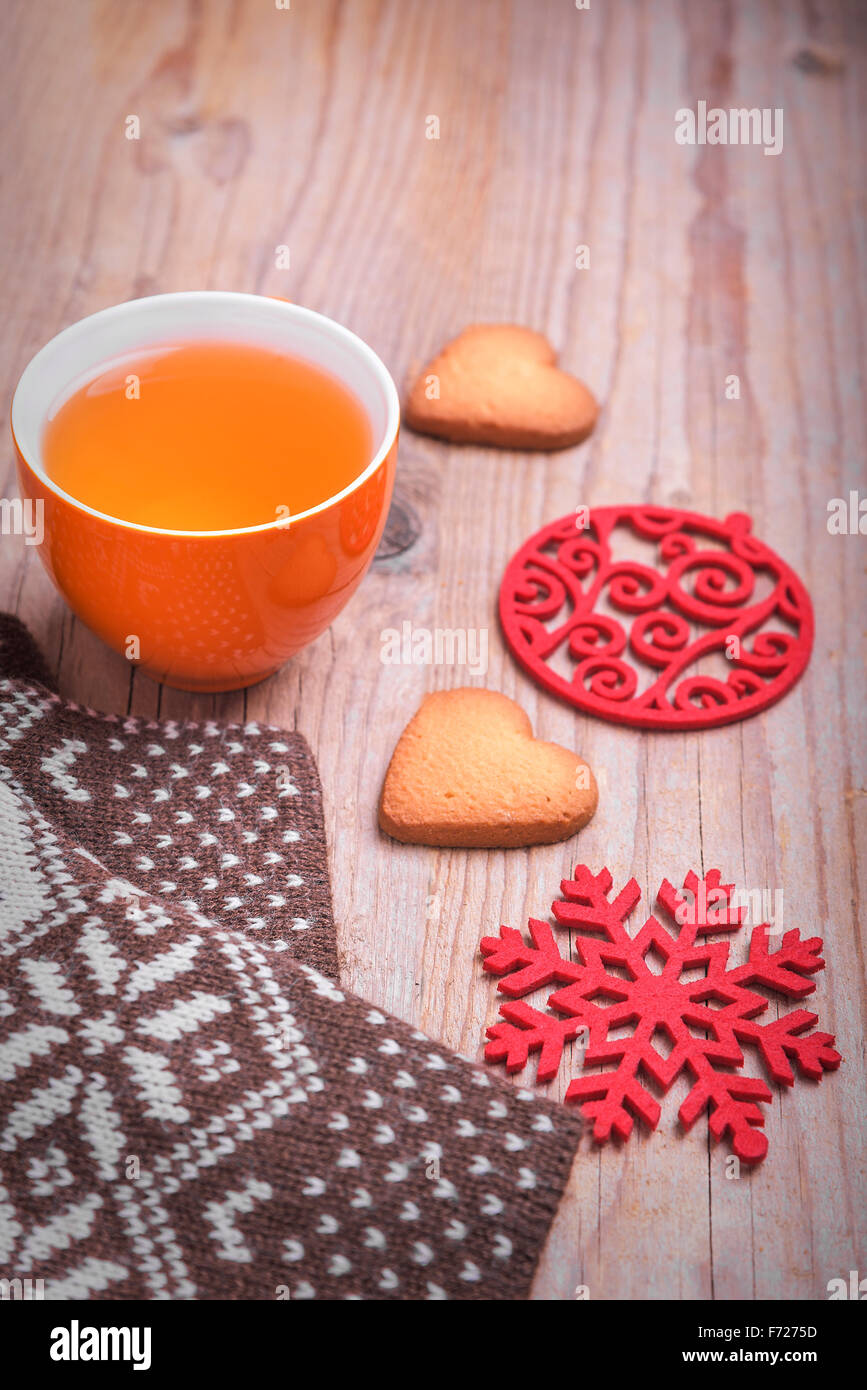 Tazza di tè nel nuovo anno ancora in vita. Foto Stock