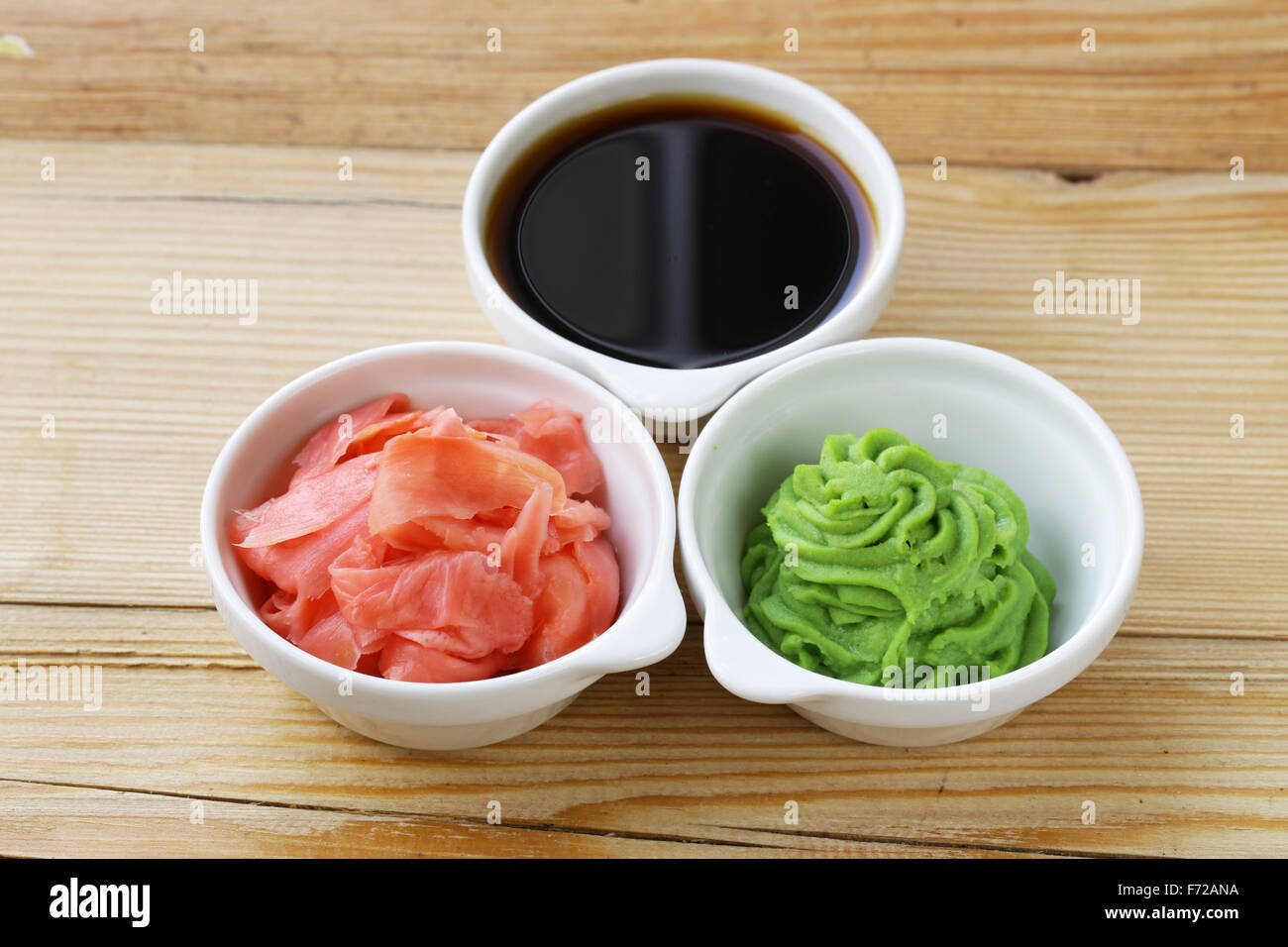Giapponese wasabi salsa, la salsa di soia e zenzero sott'aceto Foto Stock