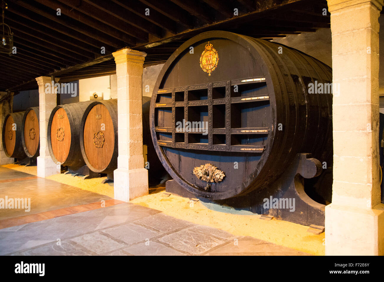 "El Cristo' enorme quercia sherry canna commemorando royal visita 1862, Gonzalez Byass bodega, Jerez de la Frontera, Cadice, Spagna Foto Stock