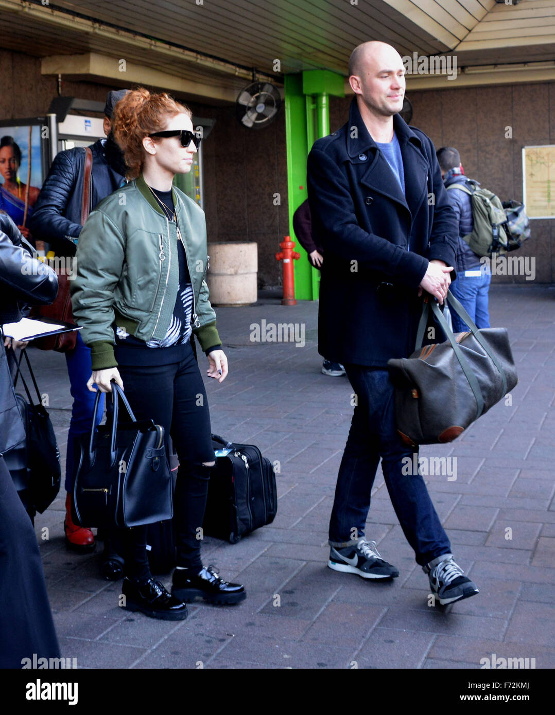 Jess Glynne arriva a Milano in anticipo del ventiduesimo Mtv European Music Awards 2015 Domenica (25ott15). Dotato di: Jess Glynne Dove: Milano, Italia Quando: 24 Ott 2015 Foto Stock