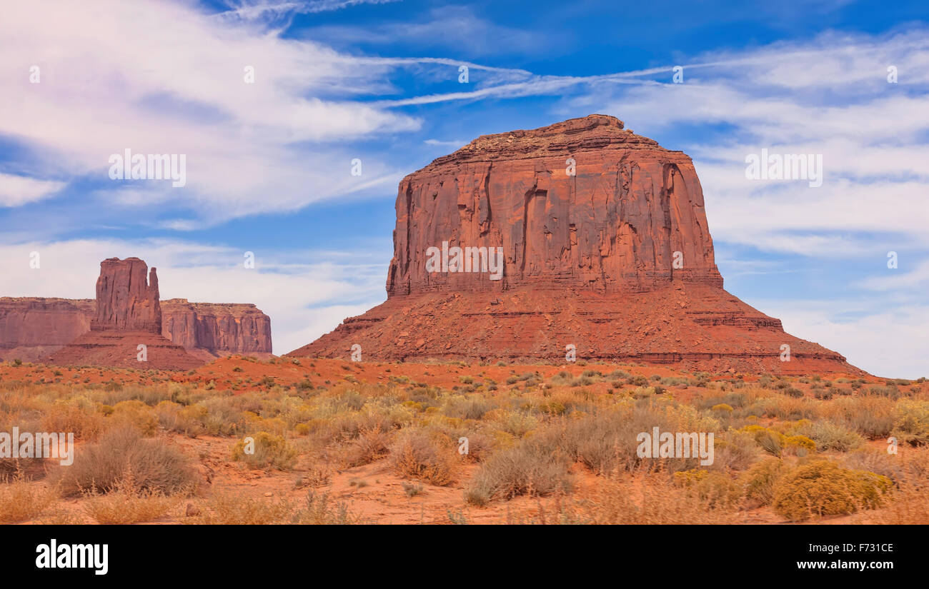 Formazioni rocciose nella Monument Valley Arizona; il parco tribale Navajo Monument Valley e John Ford point Monument Valley National Park Foto Stock
