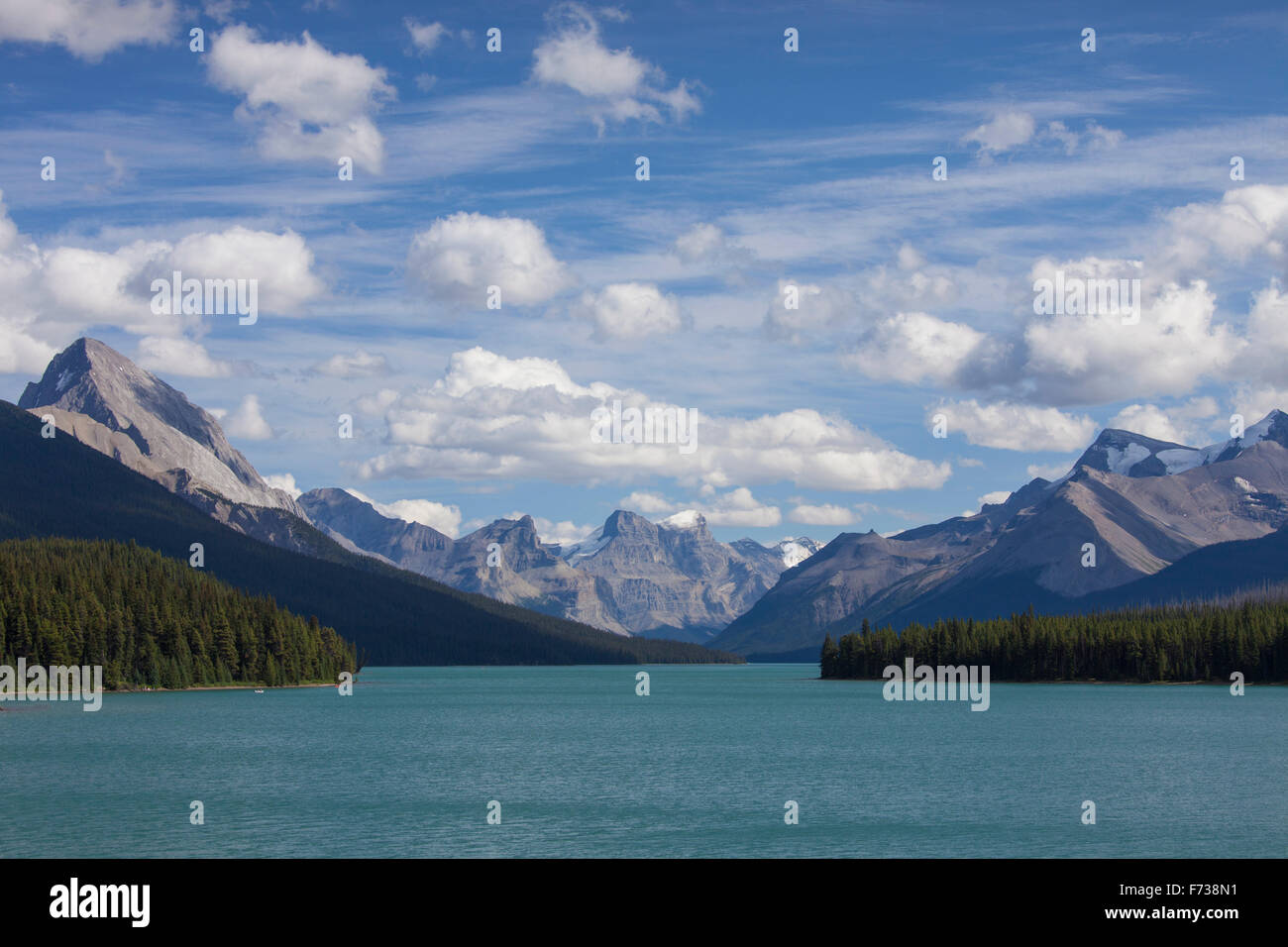 Il Lago Maligne nel Parco Nazionale di Jasper, Alberta, Canadian Rockies, Canada Foto Stock
