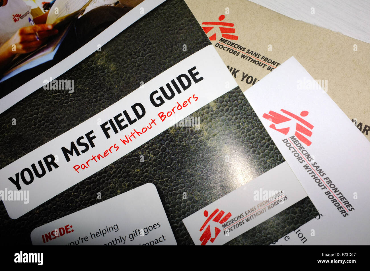 Médecins Sans Frontières carità corrispondenza. Foto Stock
