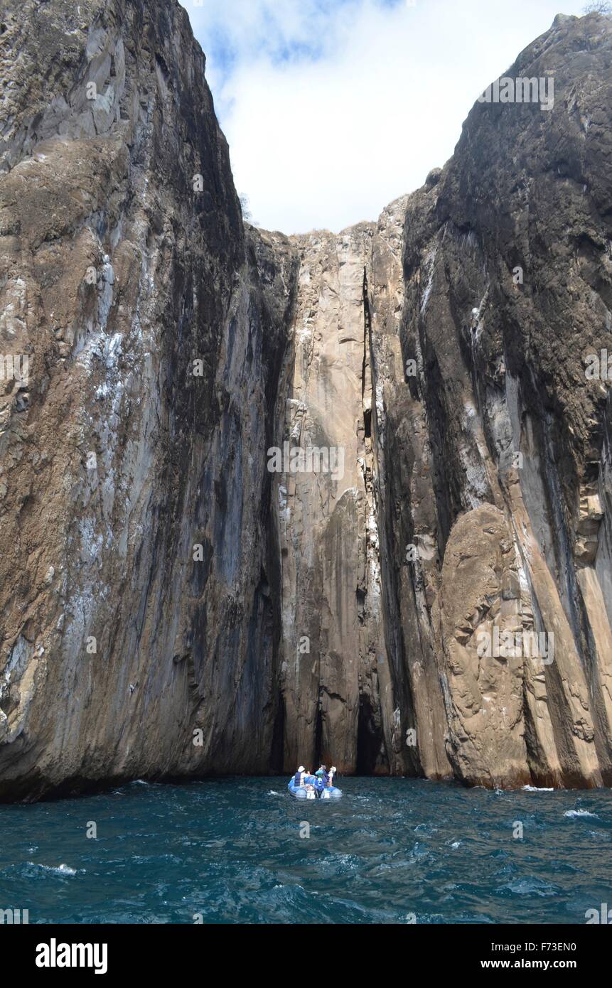 Scogliere di granito della strega collina su Isla San Cristobal, Isole Galapagos. Foto Stock