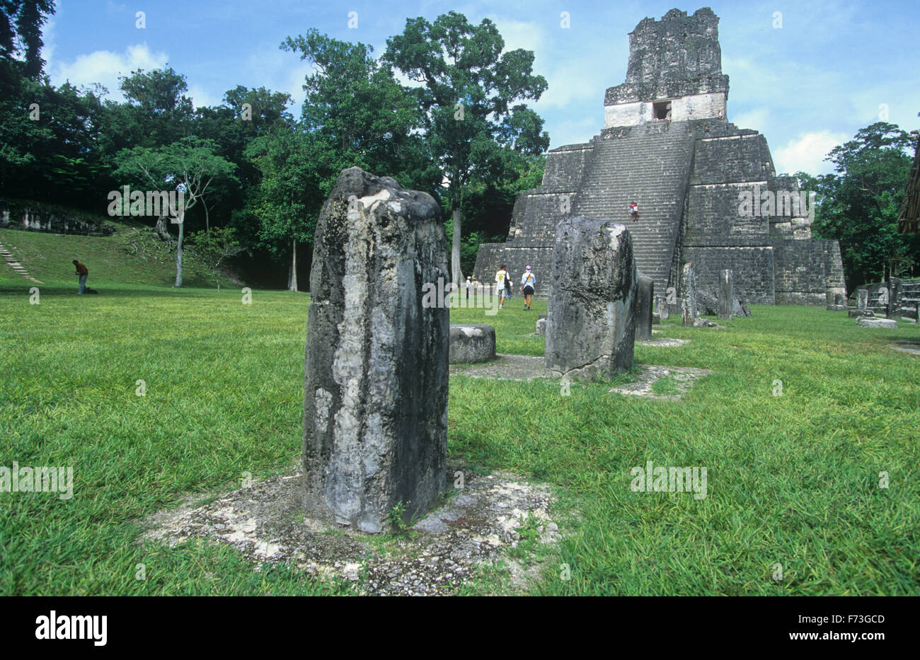 Tempio II sulla grande piazza del Parco Nazionale di Tikal, Guatemala. Foto Stock