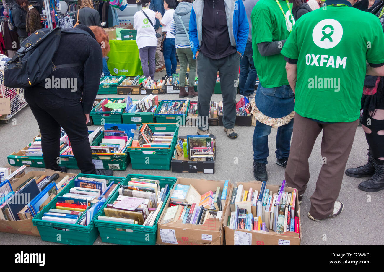 Oxfam prenota stallo a parsimonia festival a Lingfield punto, Darlington. Regno Unito Foto Stock