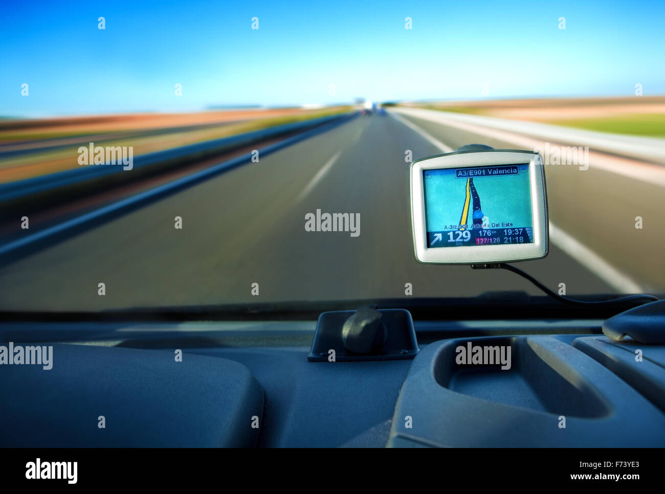 Chiudere l immagine del GPS in auto e strada.concetto di viaggio Foto Stock