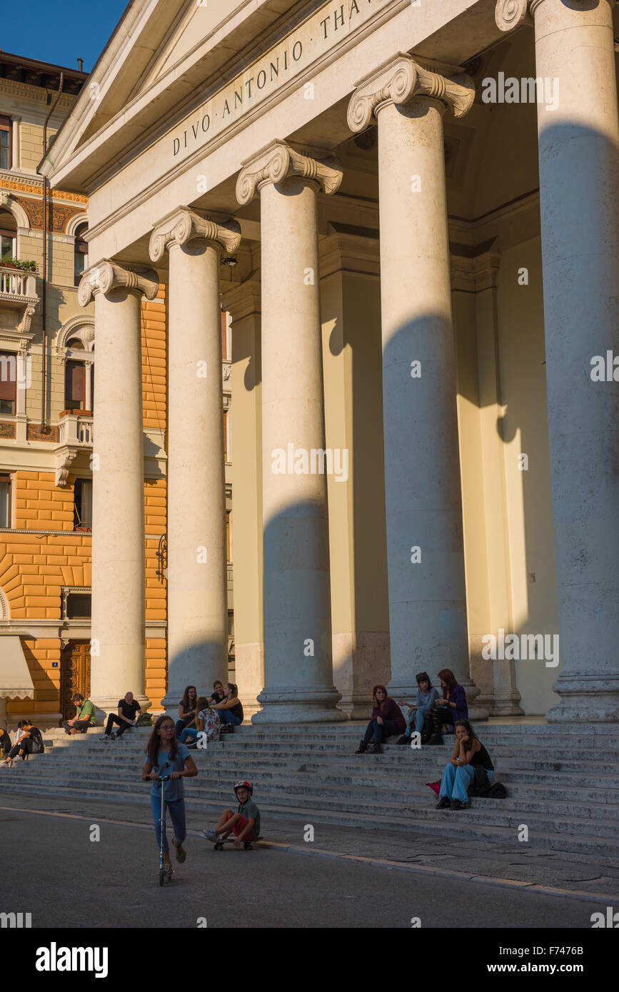 Trieste, Chiesa di San Antonio Taumaturgo in Piazza Sant'Antonio Nuovo, Italia. Foto Stock