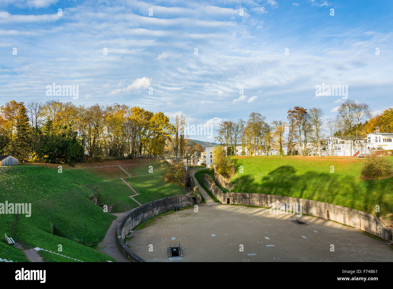 Anfiteatro romano di Treviri in autunno, Germania Foto Stock