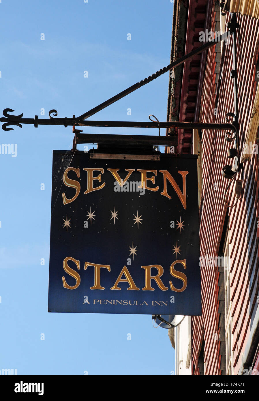 Cartello pubblicitario da appendere per le sette stelle public house, Tiverton. Foto Stock