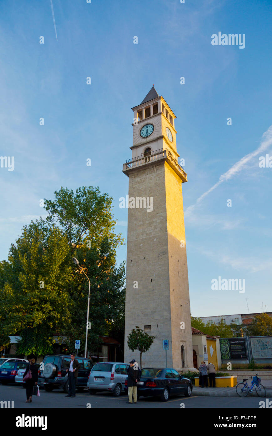 Kulla e Sahatit, Clock Tower, costruito nel 1822, Tirana, Albania Foto Stock