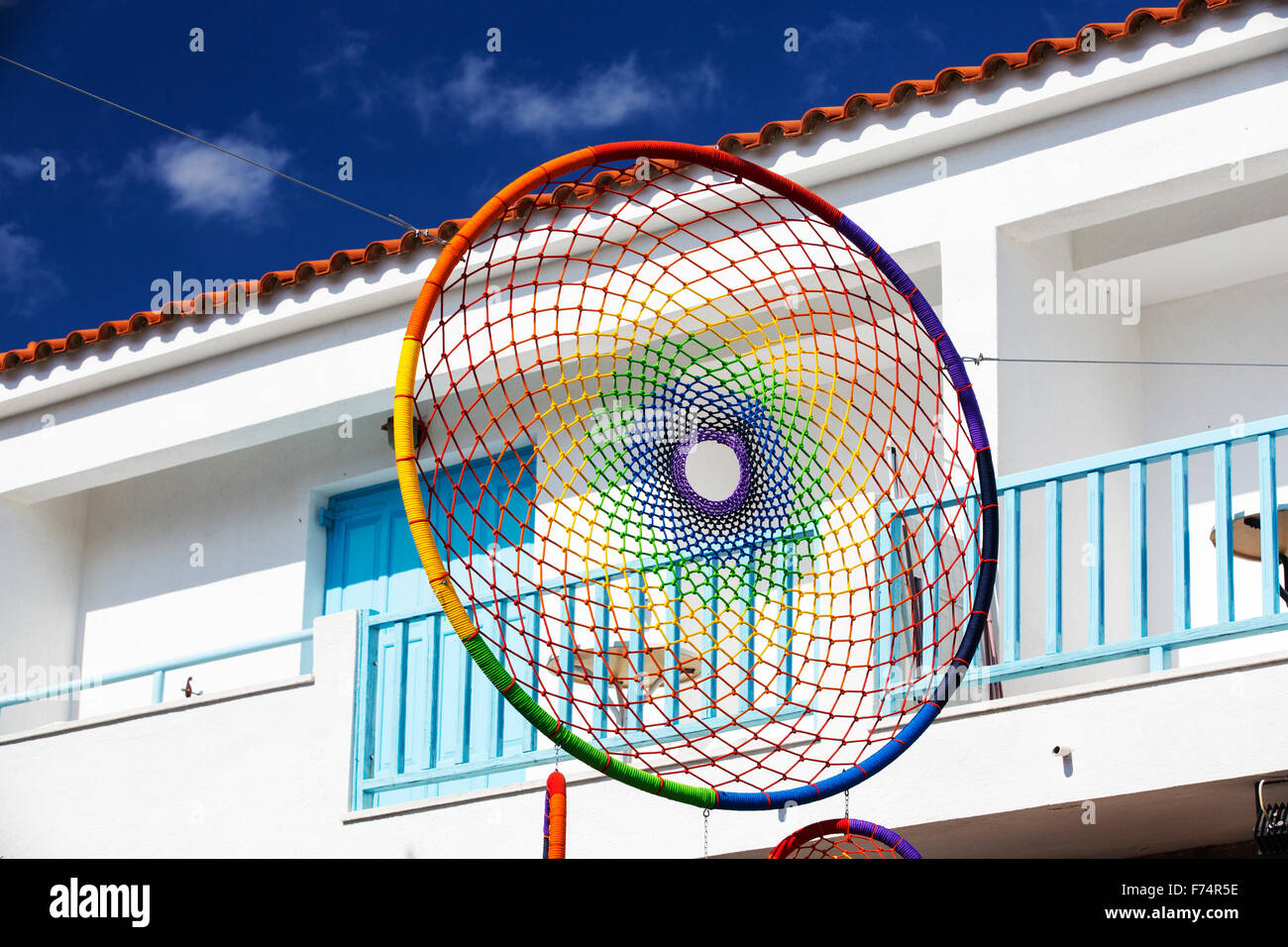 Un dream catcher condizionati come parte di un festival femminile per la comunità lesbica che accorrono per Skala Eresou, su Lesbo, Grecia. Foto Stock